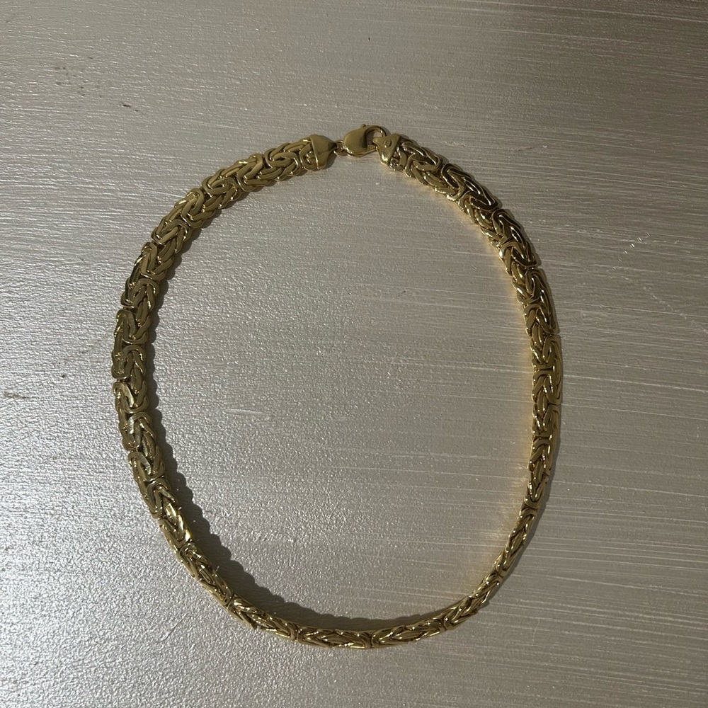 Luxurious Gold Woven Necklace